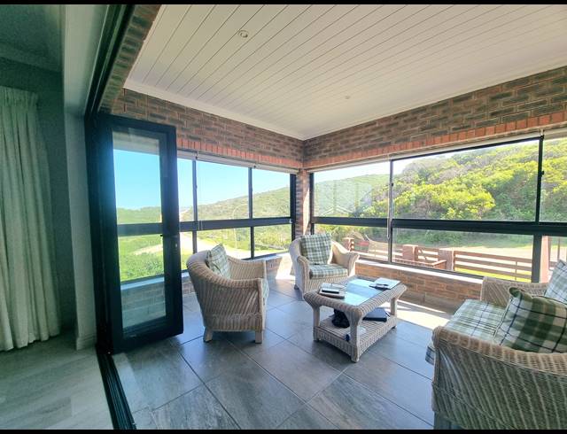 4 BEDROOM HOUSE FOR SALE IN DANA BAY